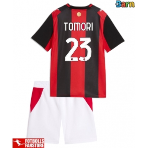 AC Milan Fikayo Tomori #23 Hemmatröja Barn 2026-27 Kortärmad (+ Korta byxor)