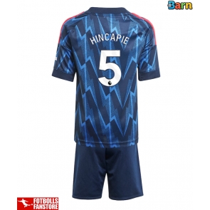 Arsenal Piero Hincapie #5 Bortatröja Barn 2025-26 Kortärmad (+ Korta byxor)