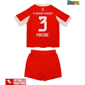 Bayern Munich Kim Min-jae #3 Hemmatröja Barn 2025-26 Kortärmad (+ Korta byxor)