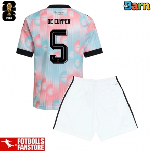 Belgien Maxim De Cuyper #5 Bortatröja Barn VM 2026 Kortärmad (+ Korta byxor)