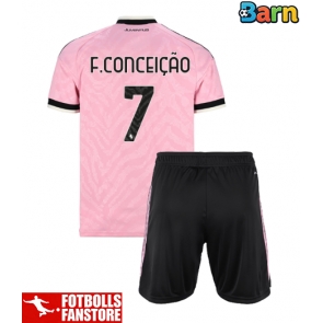 Juventus Francisco Conceicao #7 Bortatröja Barn 2026-27 Kortärmad (+ Korta byxor)