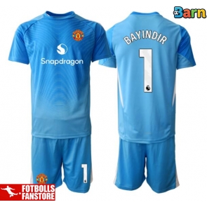 Manchester United Altay Bayindir #1 Målvakt Hemmatröja Barn 2025-26 Kortärmad (+ Korta byxor)