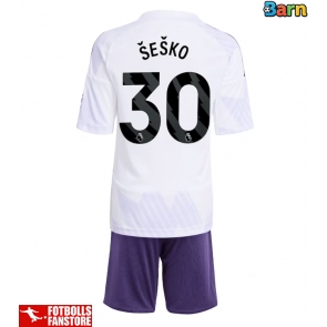 Manchester United Benjamin Sesko #30 Bortatröja Barn 2025-26 Kortärmad (+ Korta byxor)