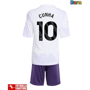 Manchester United Matheus Cunha #10 Bortatröja Barn 2025-26 Kortärmad (+ Korta byxor)