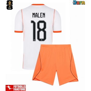 Nederländerna Donyell Malen #18 Bortatröja Barn VM 2026 Kortärmad (+ Korta byxor)