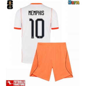 Nederländerna Memphis Depay #10 Bortatröja Barn VM 2026 Kortärmad (+ Korta byxor)