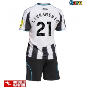 Newcastle United Tino Livramento #21 Hemmatröja Barn 2025-26 Kortärmad (+ Korta byxor)