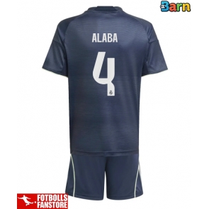 Real Madrid David Alaba #4 Bortatröja Barn 2025-26 Kortärmad (+ Korta byxor)