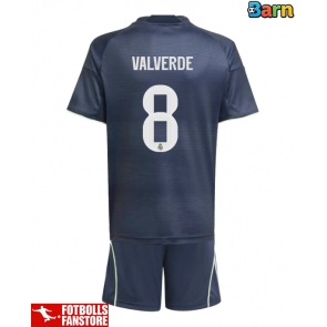 Real Madrid Federico Valverde #8 Bortatröja Barn 2025-26 Kortärmad (+ Korta byxor)
