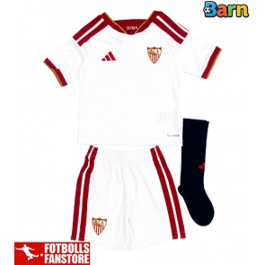 Sevilla Hemmatröja Barn 2026-27 Kortärmad (+ Korta byxor)