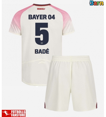 Bayer Leverkusen Loic Bade #5 Bortatröja Barn 2025-26 Kortärmad (+ Korta byxor)