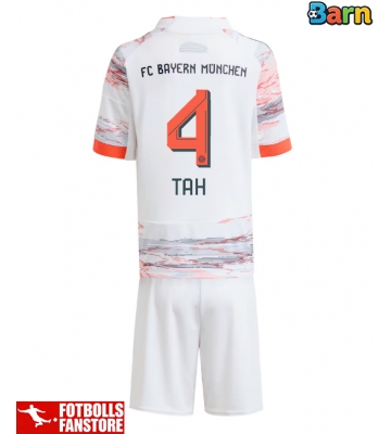 Bayern Munich Jonathan Tah #4 Bortatröja Barn 2025-26 Kortärmad (+ Korta byxor)
