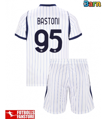 Inter Milan Alessandro Bastoni #95 Bortatröja Barn 2026-27 Kortärmad (+ Korta byxor)