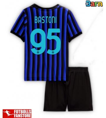 Inter Milan Alessandro Bastoni #95 Hemmatröja Barn 2025-26 Kortärmad (+ Korta byxor)