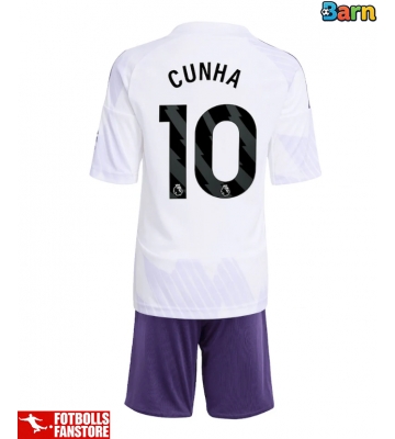 Manchester United Matheus Cunha #10 Bortatröja Barn 2025-26 Kortärmad (+ Korta byxor)