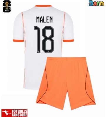 Nederländerna Donyell Malen #18 Bortatröja Barn VM 2026 Kortärmad (+ Korta byxor)