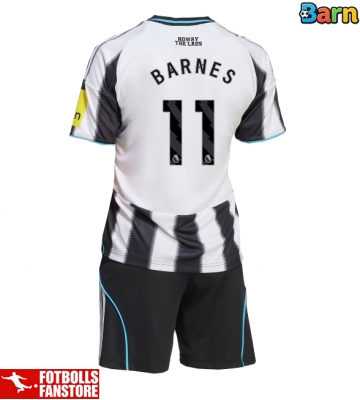Newcastle United Harvey Barnes #11 Hemmatröja Barn 2025-26 Kortärmad (+ Korta byxor)