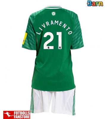 Newcastle United Tino Livramento #21 Bortatröja Barn 2025-26 Kortärmad (+ Korta byxor)