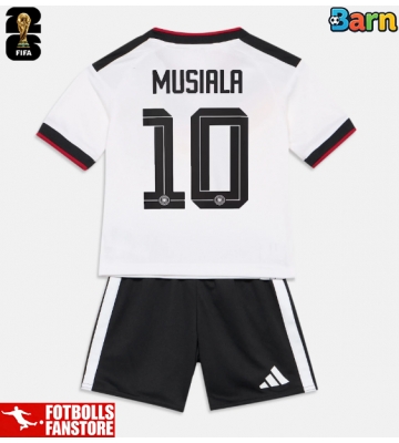 Tyskland Jamal Musiala #10 Hemmatröja Barn VM 2026 Kortärmad (+ Korta byxor)