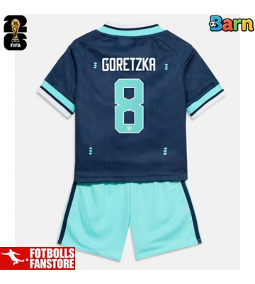 Tyskland Leon Goretzka #8 Bortatröja Barn VM 2026 Kortärmad (+ Korta byxor)
