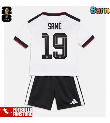 Tyskland Leroy Sane #19 Hemmatröja Barn VM 2026 Kortärmad (+ Korta byxor)