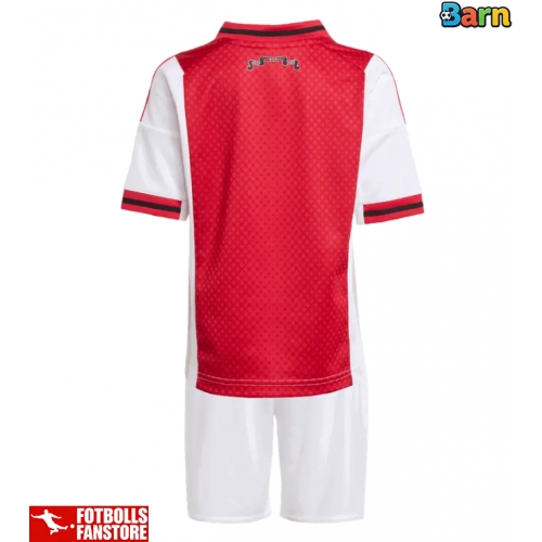 Ajax Hemmatröja Barn 2025-26 Kortärmad (+ Korta byxor)