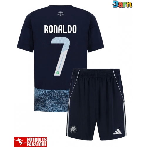 Al-Nassr Cristiano Ronaldo #7 Bortatröja Barn 2025-26 Kortärmad (+ Korta byxor)