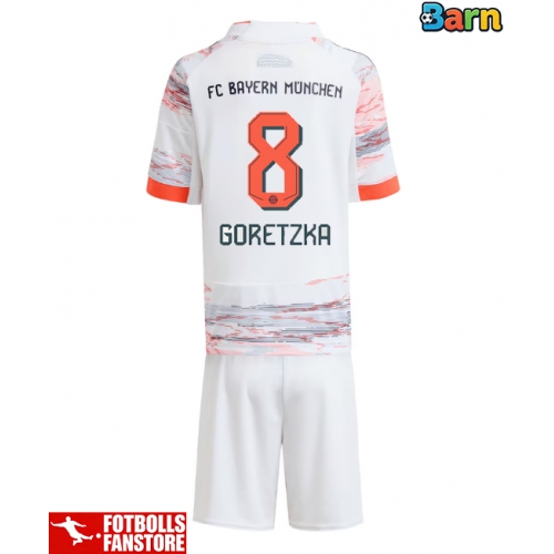 Bayern Munich Leon Goretzka #8 Bortatröja Barn 2025-26 Kortärmad (+ Korta byxor)