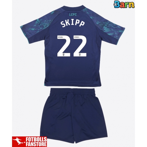 Leicester City Oliver Skipp #22 Bortatröja Barn 2025-26 Kortärmad (+ Korta byxor)
