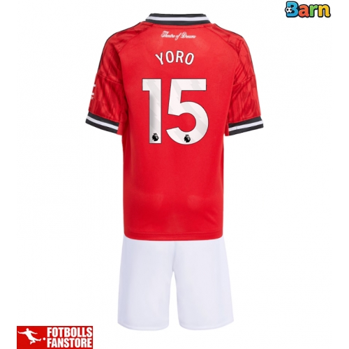 Manchester United Leny Yoro #15 Hemmatröja Barn 2025-26 Kortärmad (+ Korta byxor)