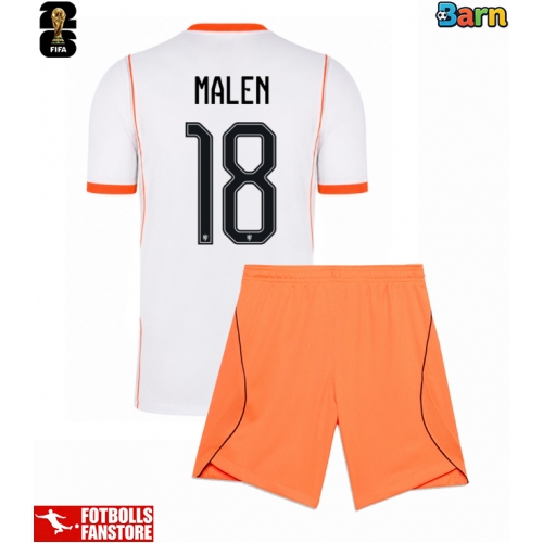Nederländerna Donyell Malen #18 Bortatröja Barn VM 2026 Kortärmad (+ Korta byxor)