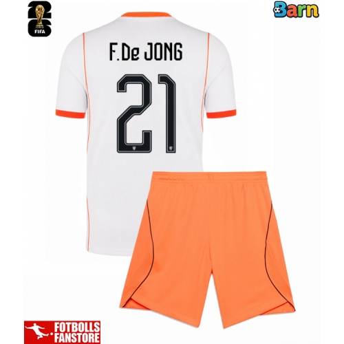 Nederländerna Frenkie de Jong #21 Bortatröja Barn VM 2026 Kortärmad (+ Korta byxor)