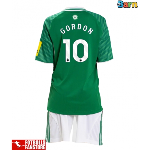 Newcastle United Anthony Gordon #10 Bortatröja Barn 2025-26 Kortärmad (+ Korta byxor)