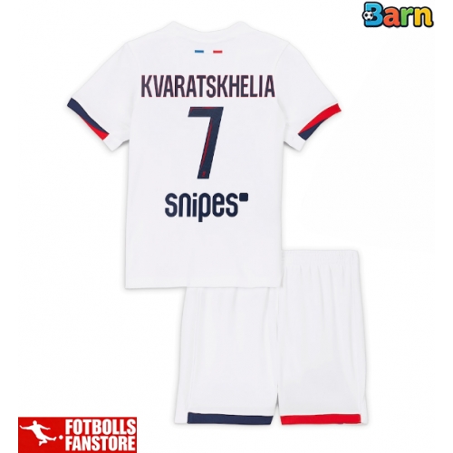 Paris Saint-Germain Khvicha Kvaratskhelia #7 Bortatröja Barn 2025-26 Kortärmad (+ Korta byxor)