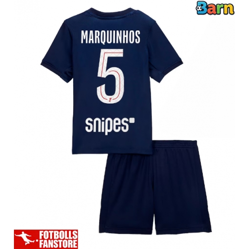 Paris Saint-Germain Marquinhos #5 Hemmatröja Barn 2025-26 Kortärmad (+ Korta byxor)