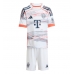 Bayern Munich Aleksandar Pavlovic #45 Bortatröja Barn 2025-26 Kortärmad (+ Korta byxor)